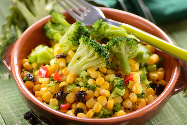 Corn,Salad,With,Broccoli,And,Raisins