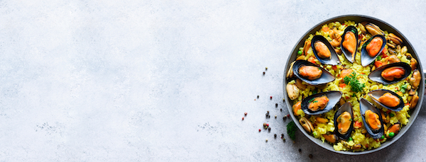 Traditional,Spanish,Seafood,Paella,In,Pan,Rice,,Peas,,Shrimps,,Mussels,