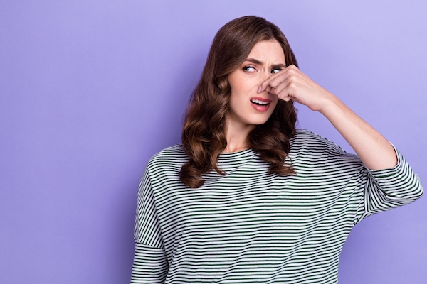 Photo,Of,Irritated,Glamour,Girl,Arm,Fingers,Hold,Cover,Nose