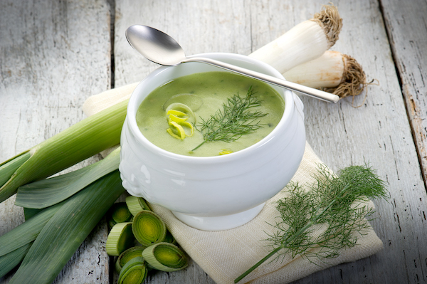 leek soupe on bowl