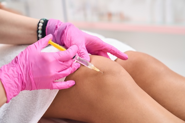 Hyaluronic acid injections in the knee area